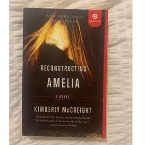 Paperback Book: Reconstructing Amelia by Kimberly McCreight